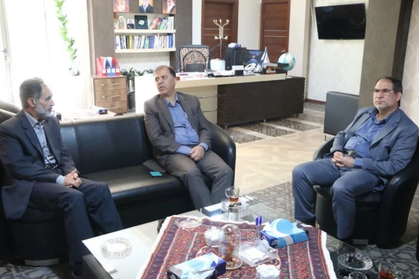 دیدار دکتر توان رئیس دانشگاه فرهنگیان کرمان و دکتر وحیدی رئیس سازمان مدیریت و برنامه ریزی استان 4