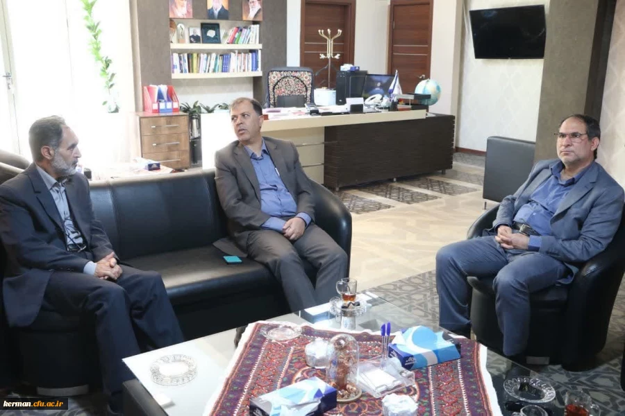 دیدار دکتر توان رئیس دانشگاه فرهنگیان کرمان و دکتر وحیدی رئیس سازمان مدیریت و برنامه ریزی استان 4