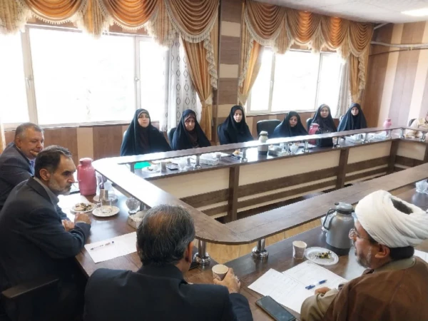 بهترین شیوه تربیتی خوش اخلاقی و محبت است  4