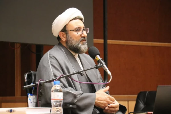  برگزاری نشست بصیرتی "شناخت جریانات انحراف دینی" در دانشگاه فرهنگیان کرمان 
 2