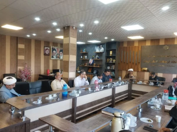 تاکیدبرعظمت و مقام معلم در آموزه های دینی  2