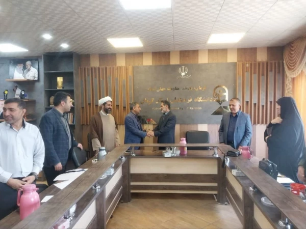 تاکیدبرعظمت و مقام معلم در آموزه های دینی  3