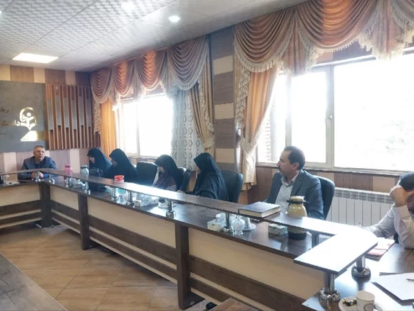 تاکیدبرعظمت و مقام معلم در آموزه های دینی  4