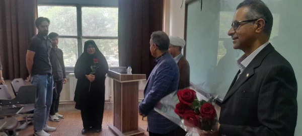 دیدار صمیمی مسئولان دانشگاه فرهنگیان کرمان با اساتید،کارکنان و دانشجویان به مناسبت روز معلم

 4