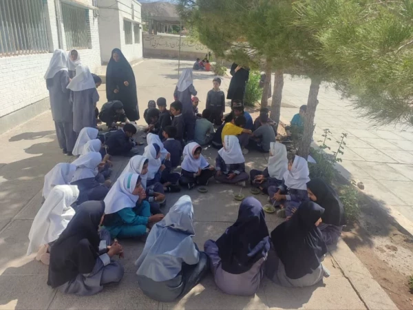 بازدید علمی از مدارس  چند پایه داوران رفسنجان 

 4