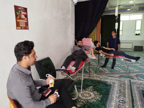 اجرای پویش اهدای خون توسط معاونت دانشجویی پردیس خواجه نصیرالدین طوسی دانشگاه فرهنگیان کرمان 

 2