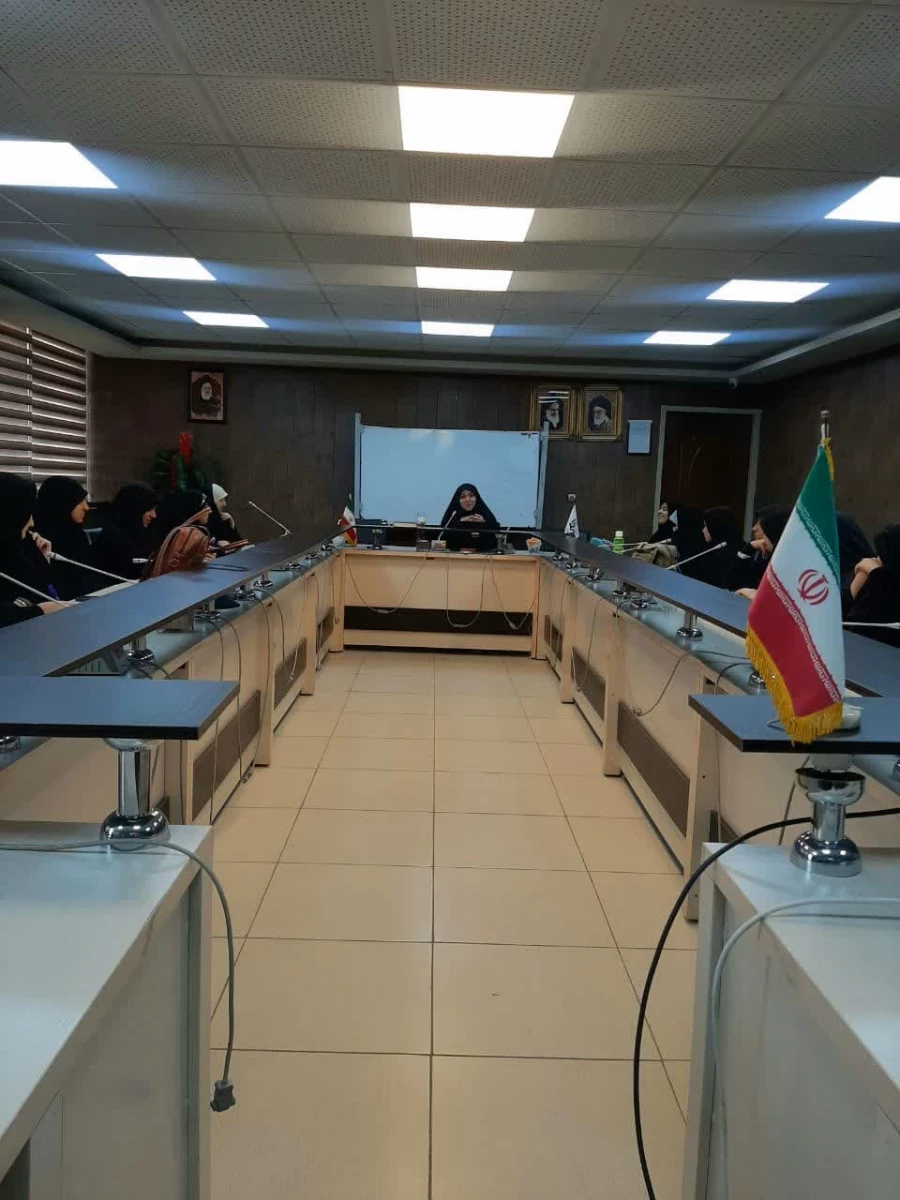 به مناسبت گرامیداشت هفته معلم،کارگاه
 4