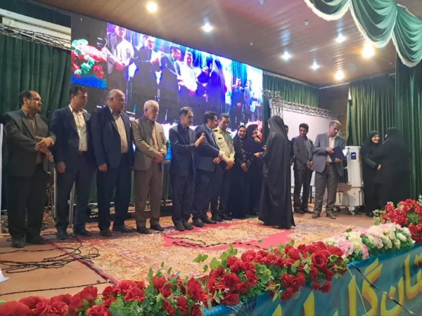 حضور رئیس دانشگاه فرهنگیان استان کرمان در مراسم گرامیداشت مقام معلم در شهرستان جیرفت 

 3