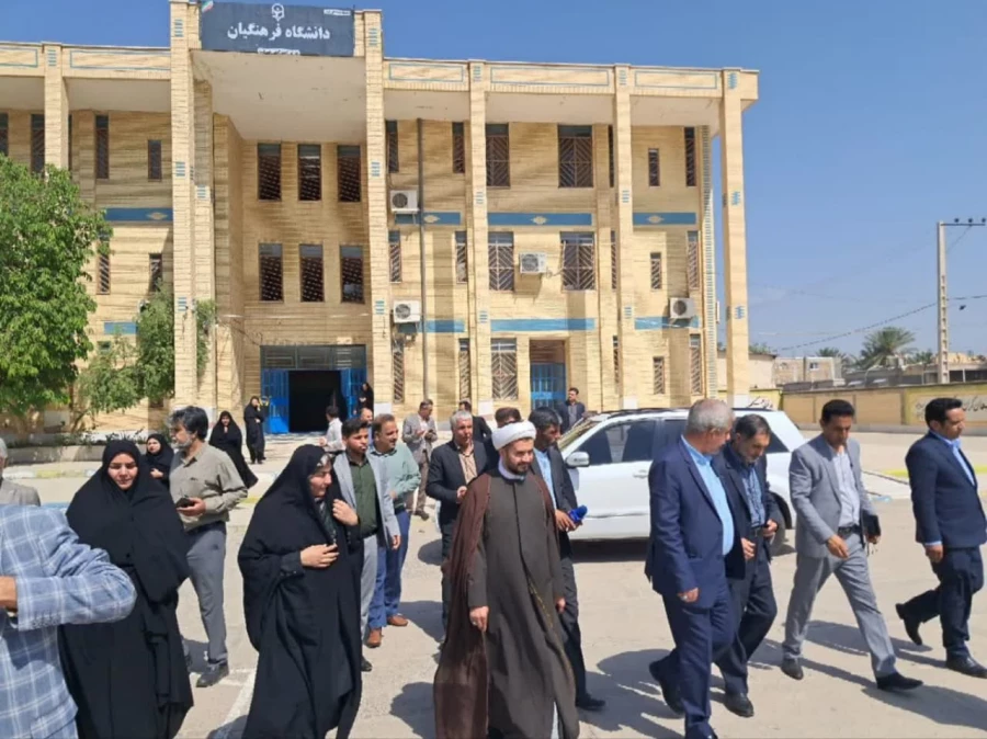 دانشگاه فرهنگیان مرکز امیرکبیر میزبان مدیرکل آموزش وپرورش استان و مسئولین شهرستان جیرفت 

 4