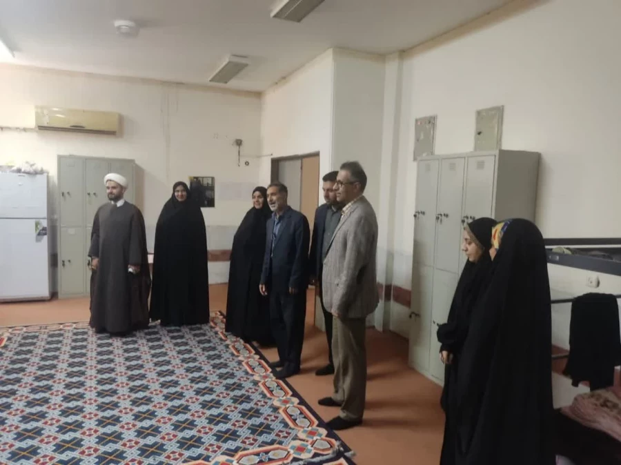 بازدید رئیس دانشگاه فرهنگیان استان از سراهای دانشجویی در مرکز امیرکبیر جیرفت
 4