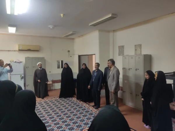 بازدید رئیس دانشگاه فرهنگیان استان از سراهای دانشجویی در مرکز امیرکبیر جیرفت
 5