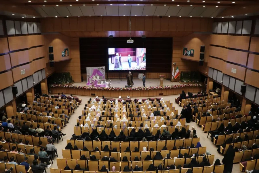 زوج های معلم، زمینه ساز تربیت فرزندان موفق و تفاهم بیشتر در زندگی هستند

 2