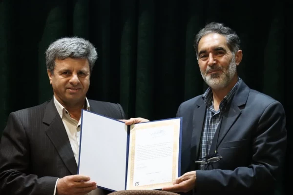 نشست صمیمی اساتید و اعضای هیأت علمی با مسئولین دانشگاه بمناسبت بزرگداشت مقام معلم و دهه سرآمدی آموزش 3