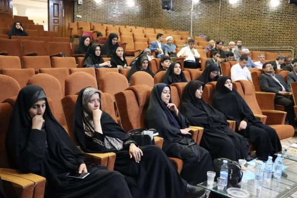 نشست صمیمی اساتید و اعضای هیأت علمی با مسئولین دانشگاه بمناسبت بزرگداشت مقام معلم و دهه سرآمدی آموزش 5