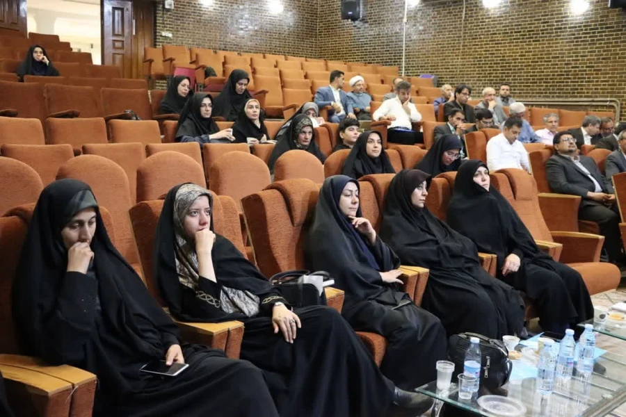 نشست صمیمی اساتید و اعضای هیأت علمی با مسئولین دانشگاه بمناسبت بزرگداشت مقام معلم و دهه سرآمدی آموزش 5