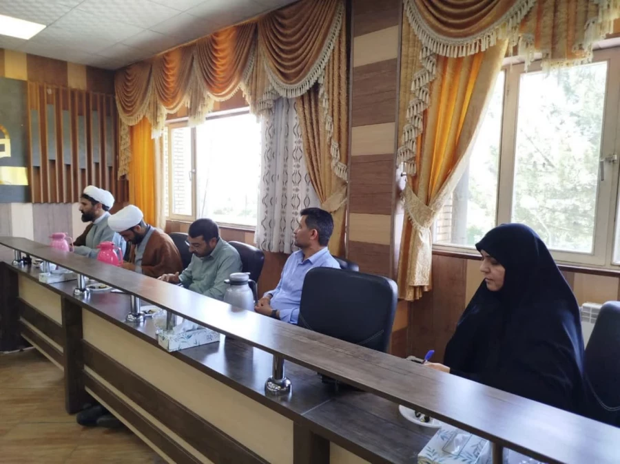 نشست مشترک دانشگاه فرهنگیان و ستاداقامه نماز استان کرمان 

 2