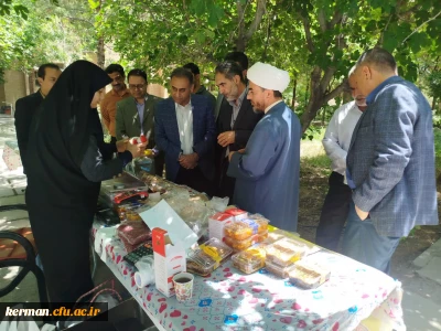 بازدید مسئولین دانشگاه فرهنگیان استان از بازارچه محصولات بومی محلی دانشجویی در پردیس خواجه نصیرالدین طوسی 
