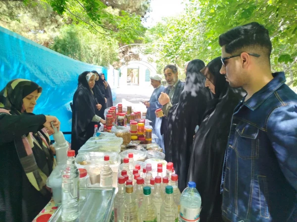 بازدید مسئولین دانشگاه فرهنگیان استان از بازارچه محصولات بومی محلی دانشجویی در پردیس خواجه نصیرالدین طوسی  5