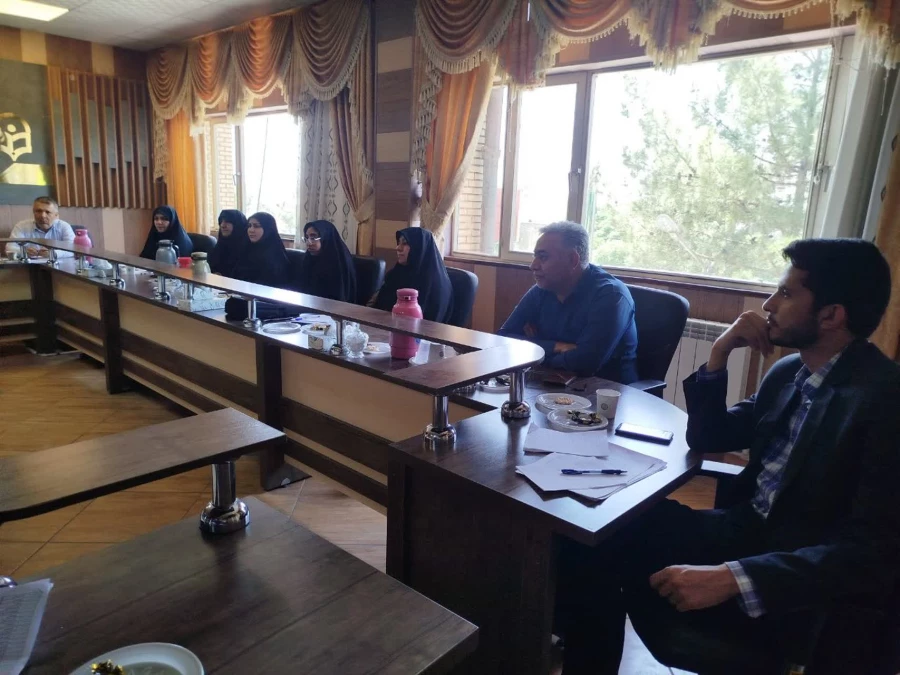  ده درصدازدانشجومعلمان ،دانشجوی شاهد و ایثارگر هستند. 4