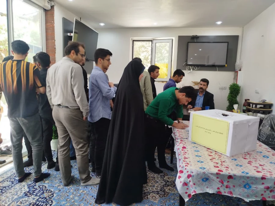 بازدید رئیس دانشگاه فرهنگیان استان کرمان از روند برگزاری انتخابات شورای صنفی،رفاهی پردیس خواجه نصیرالدین طوسی  8