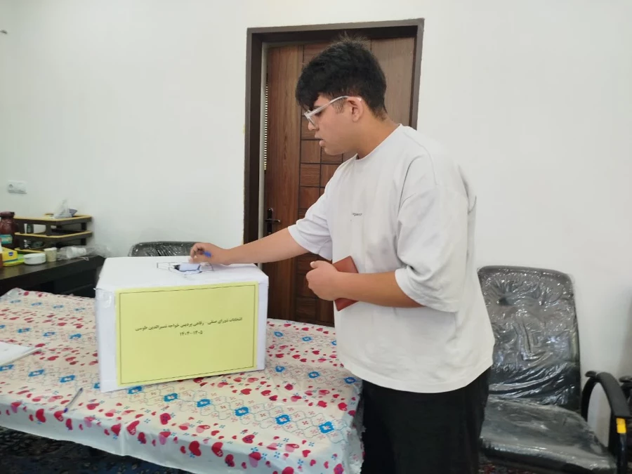 بازدید رئیس دانشگاه فرهنگیان استان کرمان از روند برگزاری انتخابات شورای صنفی،رفاهی پردیس خواجه نصیرالدین طوسی  9