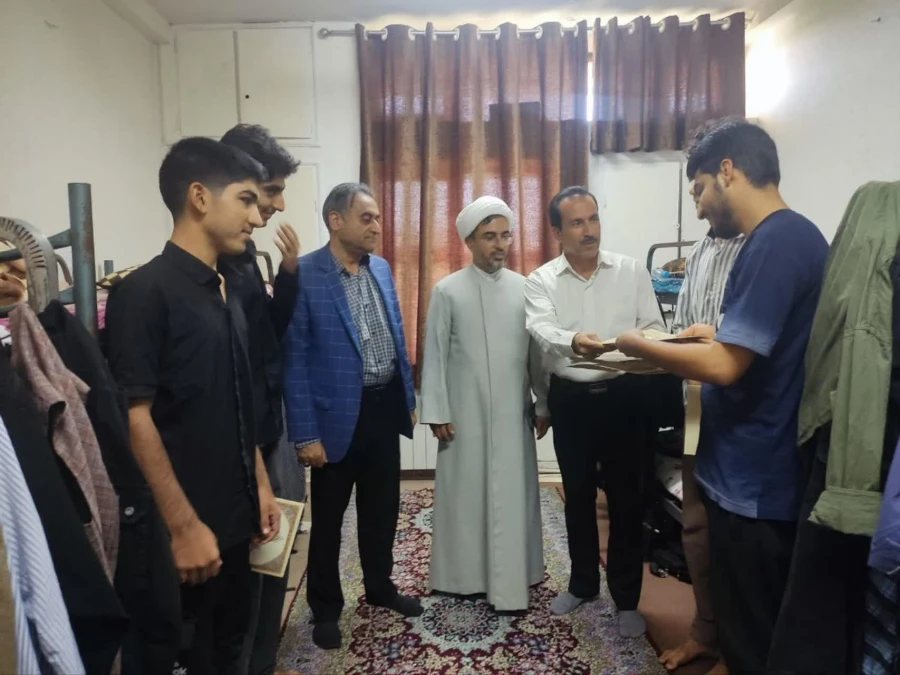 تقدیر از دانشجومعلمان مستقر در سراها دانشجویی نمونه 4