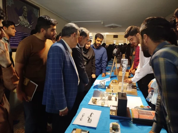  برپایی نمایشگاه دستاورد های علمی پژوهشی درس علوم تجربی در دانشگاه فرهنگیان استان کرمان 2