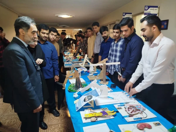  برپایی نمایشگاه دستاورد های علمی پژوهشی درس علوم تجربی در دانشگاه فرهنگیان استان کرمان 2