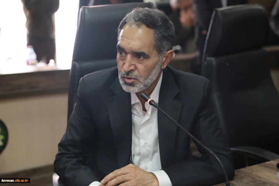 
درصورت استان شدن جنوب کرمان و یا تشکیل اداره کل آموزش و پرورش جنوب استان ،راه اندازی پردیسهای دانشگاه فرهنگیان دراین منطقه حتمی است 2