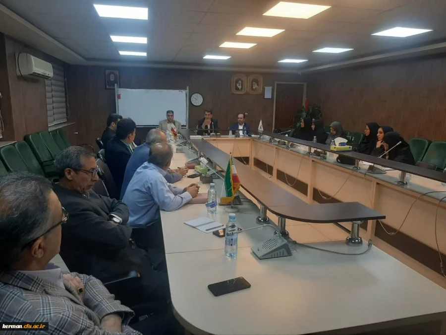 نشست هم اندیشی هیئت نظارت و ارزیابی سازمان مرکزی با اعضای هیئت علمی دانشگاه فرهنگیان استان کرمان 2
