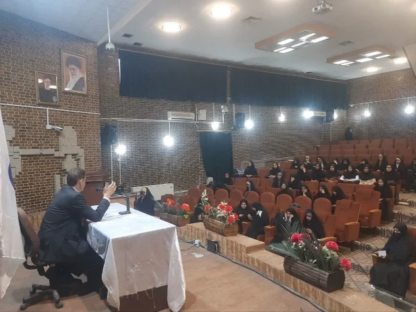 نشست مدیر کل نظارت  وارزیابی سازمان مرکزی با دبیران کانون ها،انجمن ها وتشکل های دانشجویی دانشگاه فرهنگیان کرمان 2