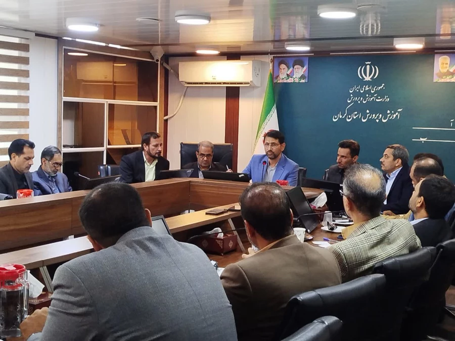  مسمومیت عاطفی بیشترین خطر برای دانش آموزان است/ تولید محتوا برای دانش آموزان با محور سواد رسانه ای و سلامت دیجیتال ضروری است  3