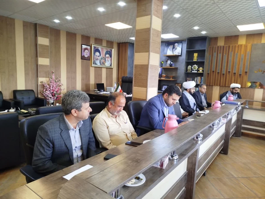 دکتر توان 
شایستگی های معلمی ملاک انتخاب مامورین آموزشی باشد.  2