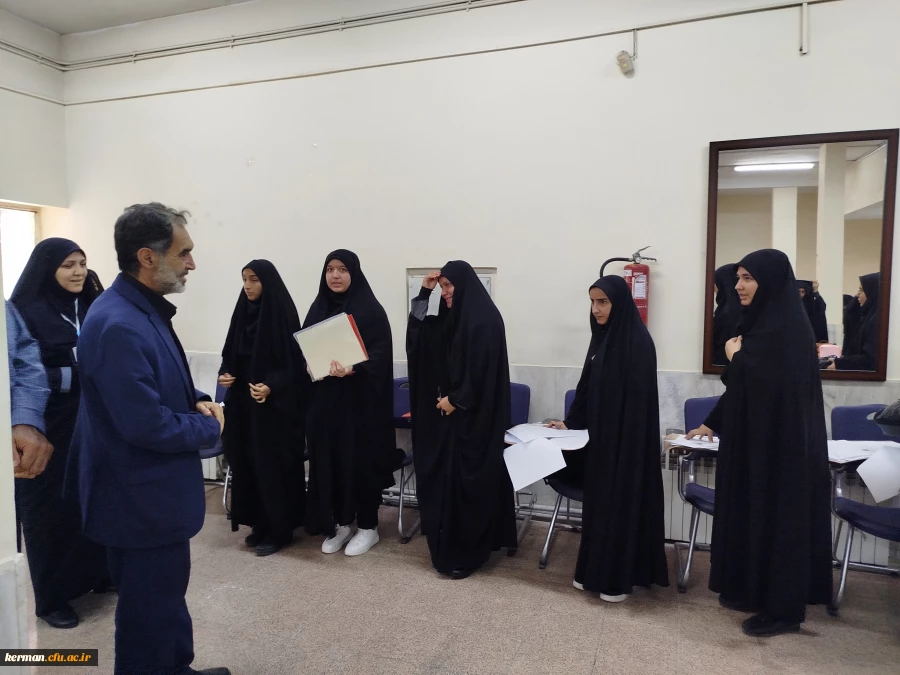 بازدیدرئیس دانشگاه فرهنگیان استان کرمان ازحوزه ارزیابی شایستگی های معلمی در پردیس شهید باهنر (خواهران) 2