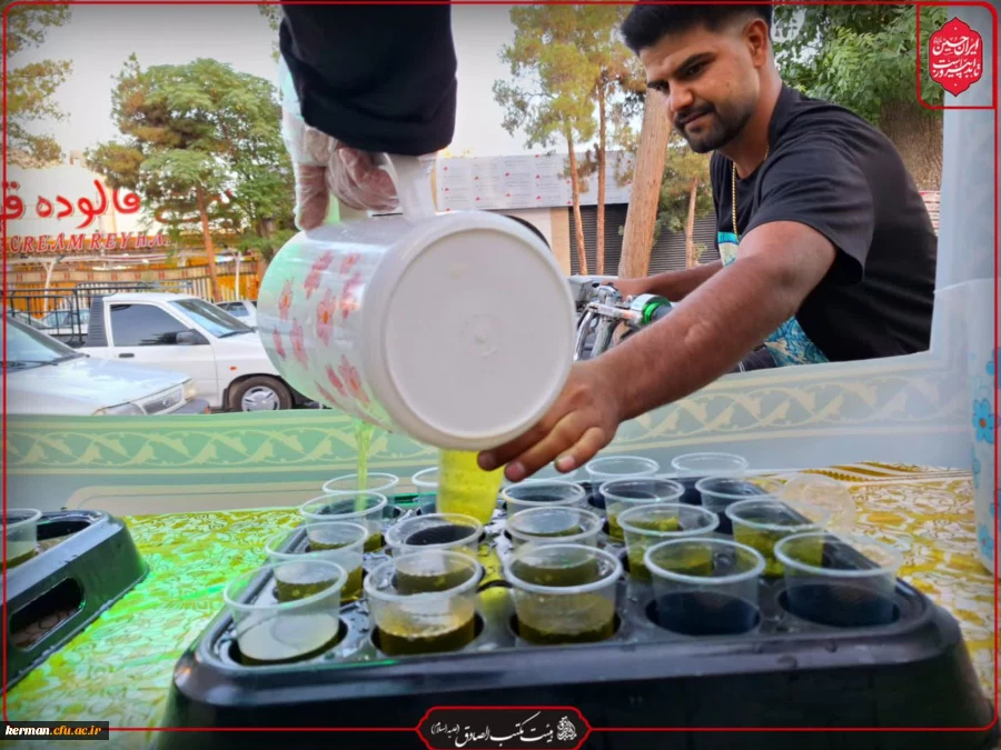 اولین روز از فعالیت موکب هیئت مکتب الصادق(ع)دانشگاه فرهنگیان کرمان 12