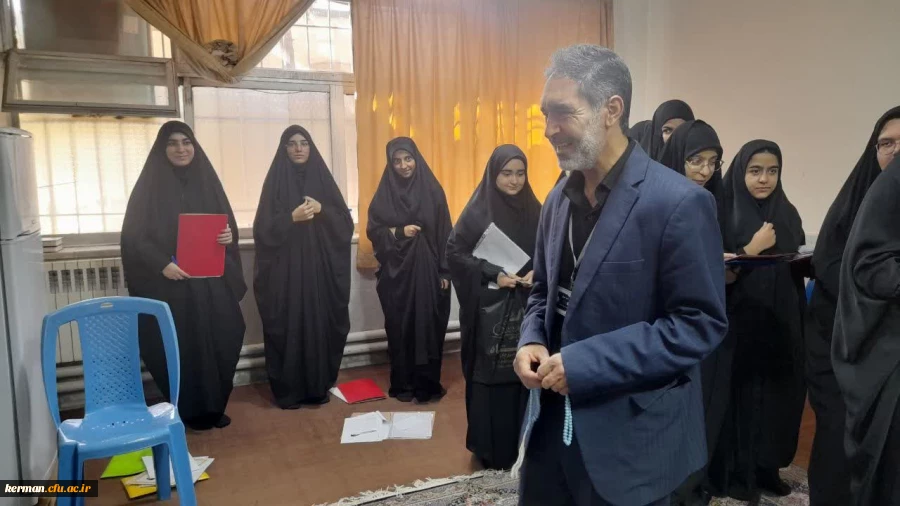 بازدید رئیس دانشگاه فرهنگیان استان از حوزه ارزیابی پردیس شهید باهنر(خواهران)  2