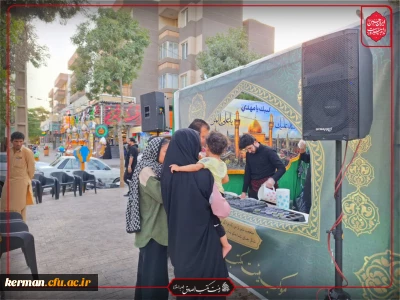 در ایام سوگواری حضرت اباعبدالله الحسین علیه السلام:

موکب هیئت مکتب الصادق(ع)دانشگاه فرهنگیان کرمان برپا شد