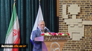 نماینده مردم شهرستان های کرمان و راور در مجلس شورای اسلامی: معلم چراغی است که با روشن شدن، مسیر هدایت را تا ابد استمرار می بخشد.