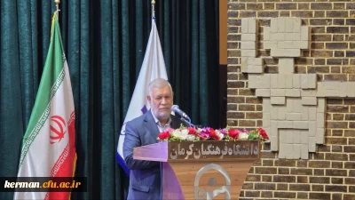 نماینده مردم شهرستان های کرمان و راور در مجلس شورای اسلامی: معلم چراغی است که با روشن شدن، مسیر هدایت را تا ابد استمرار می بخشد.