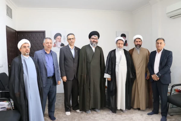 دیدار معاون پژوهش و فناوری دانشگاه فرهنگیان کشور با نماینده ولی فقیه در استان و امام جمعه کرمان 3