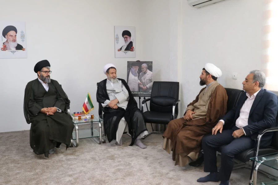 دیدار معاون پژوهش و فناوری دانشگاه فرهنگیان کشور با نماینده ولی فقیه در استان و امام جمعه کرمان 4