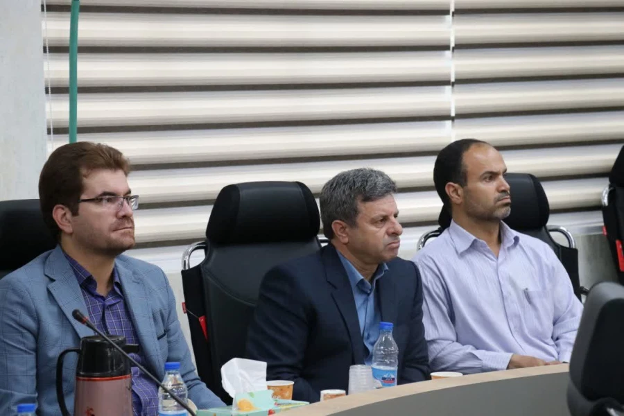  نشست هم اندیشی اساتیددانشگاه فرهنگیان کرمان با حضور دکتر سید تقی موسوی معاون پژوهش و برنامه ریزی دانشگاه فرهنگیان کشور  2