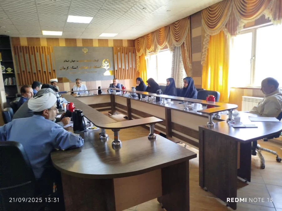 بررسی برنامه های بازگشایی دانشگاه (استقبال از دانشجو معلمان)در آغاز سال تحصیلی جدید 2