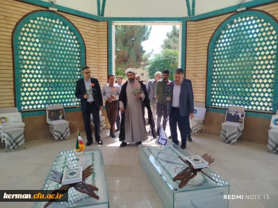 ادای احترام رئیس وکارکنان دانشگاه فرهنگیان استان کرمان به مقام شامخ شهداء به مناسبت هفته دفاع مقدس