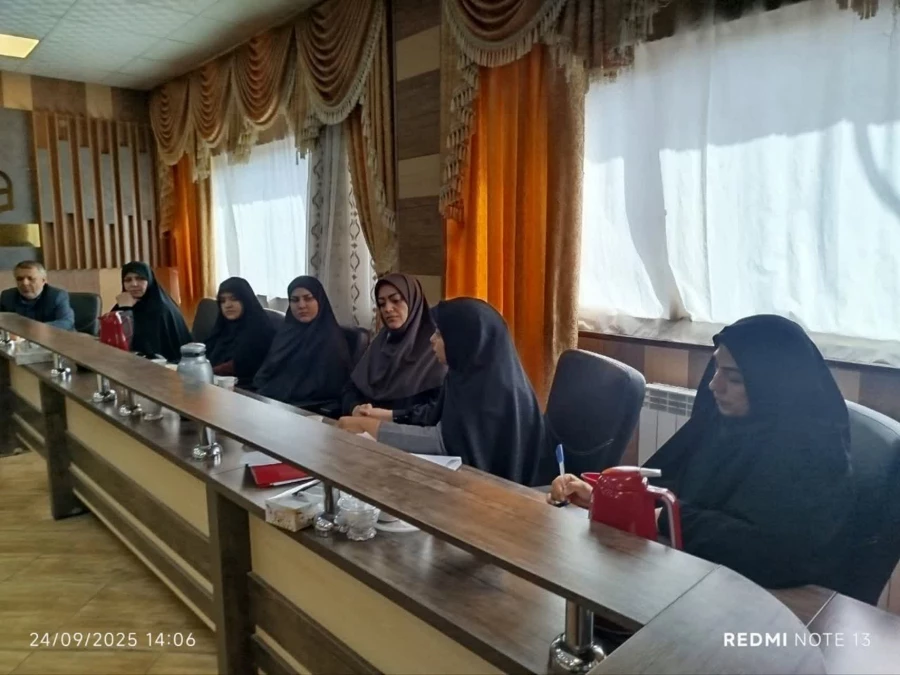 رئیس دانشگاه فرهنگیان استان در دیدار با مدیر کل کانون پرورشی فکری کودکان و نوجوانان برتقویت مهارت های دانشجو معلمان با استفاده ازظرفیت های کانون پرورش فکری کودکان و نوجوانان تاکید کرد.  2