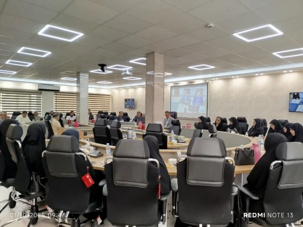 نشست هم اندیشی رئیس بسیج اساتید دانشگاه فرهنگیان کشور با استید واعضای هیئت علمی دانشگاه فرهنگیان کرمان  3