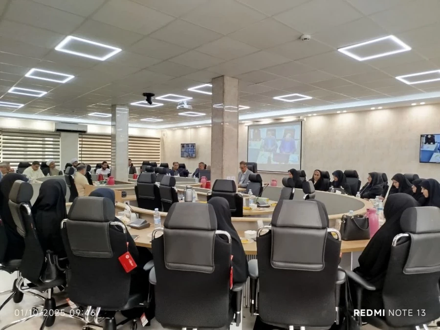 نشست هم اندیشی رئیس بسیج اساتید دانشگاه فرهنگیان کشور با استید واعضای هیئت علمی دانشگاه فرهنگیان کرمان  3