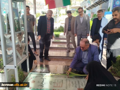 ادای احترام رئیس بسیج اساتید دانشگاه فرهنگیان کشور به مقام شهید حاج قاسم سلیمانی