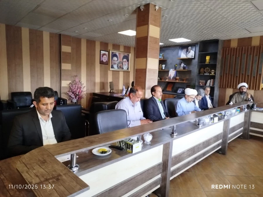 رئیس دانشگاه فرهنگیان استان از برگزاری نشست هیئت امنای دانشگاه درآینده نزدیک خبر داد. 4