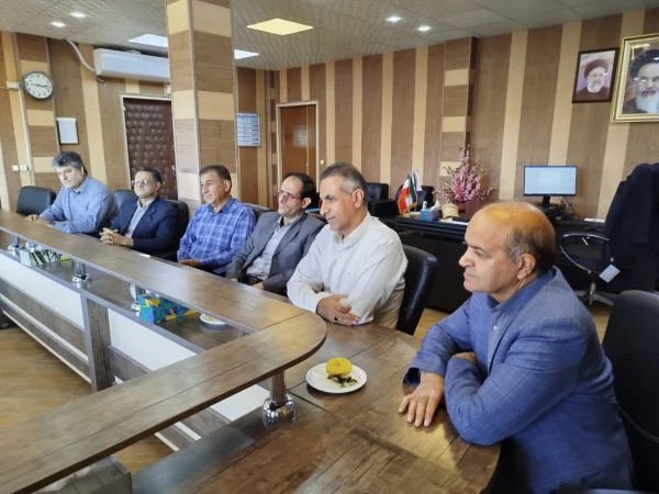 دیدار  جمعی از فرهیختگان دانشگاه فرهنگیان استان با دکتر بلوردی 2